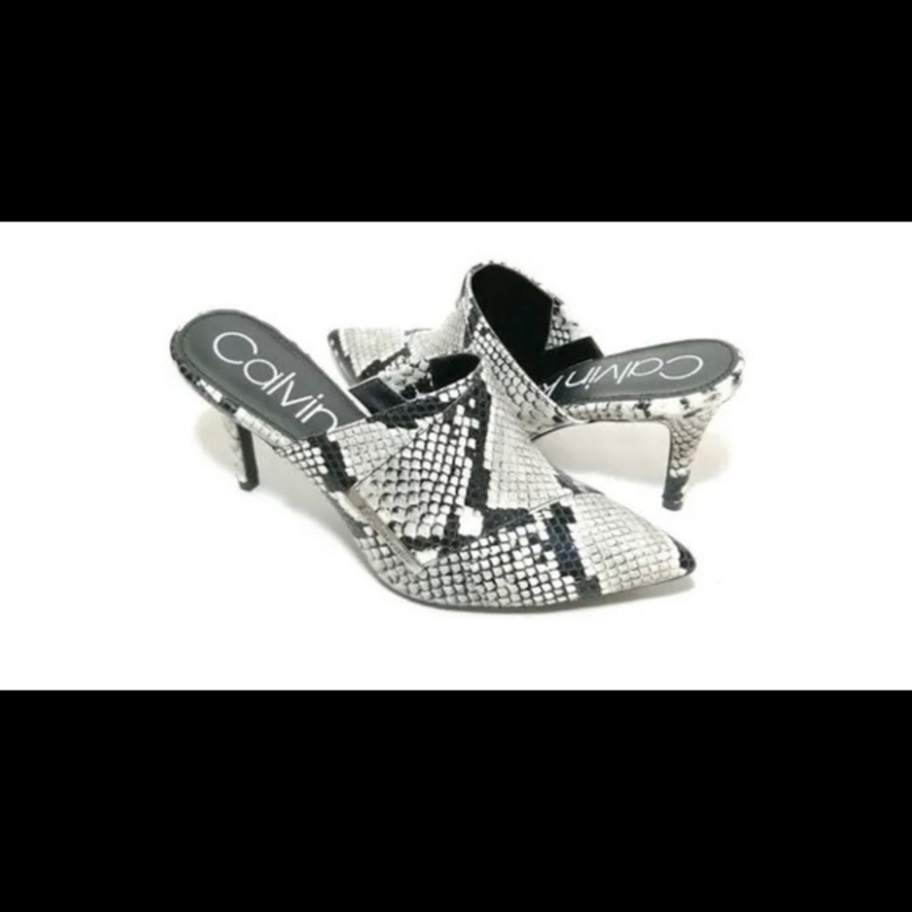 Calvin Klein Grecia Pointed Toe Faux Snakeskin Mules 6.5. NWOB Black/Off White